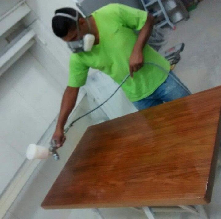 Lustração PU em Móveis