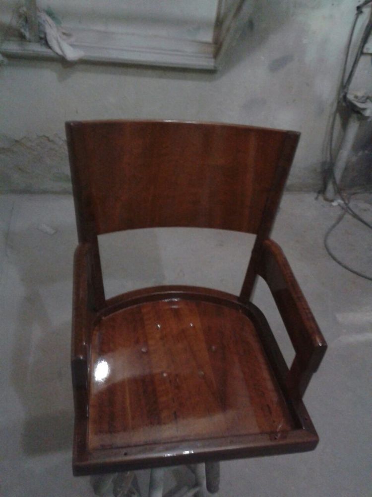 Lustração PU em Móveis