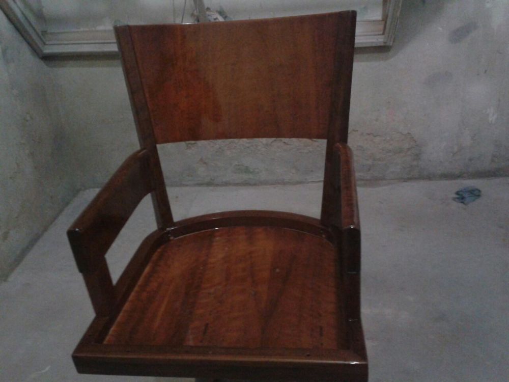 Lustração PU em Móveis